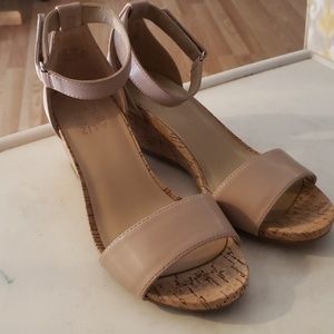 Naturalizer size 7w wedge sandals